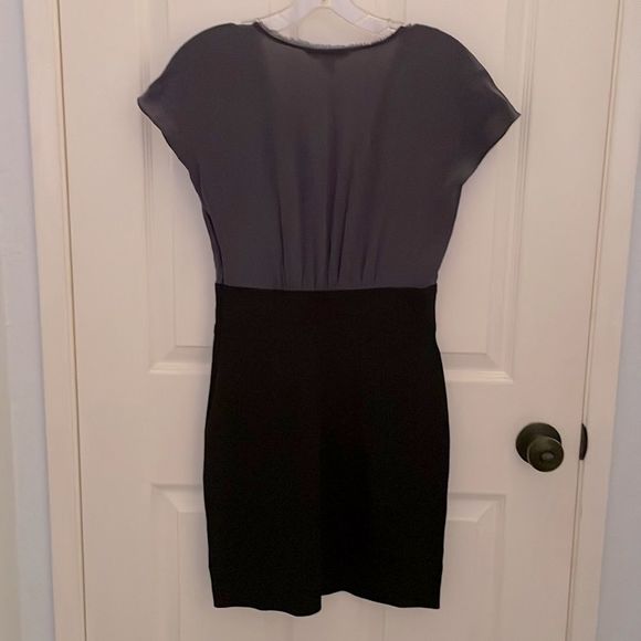 Banana Republic Melanie Silk Wrap Neck 2 Piece Dress Size 2 Petite - Picture 5 of 5